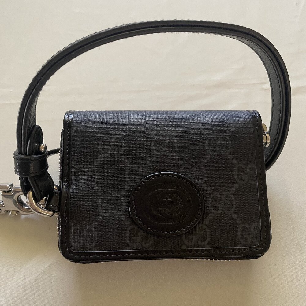 NWT GUCCI Key Hook Zip Wallet GG Supreme　722586
